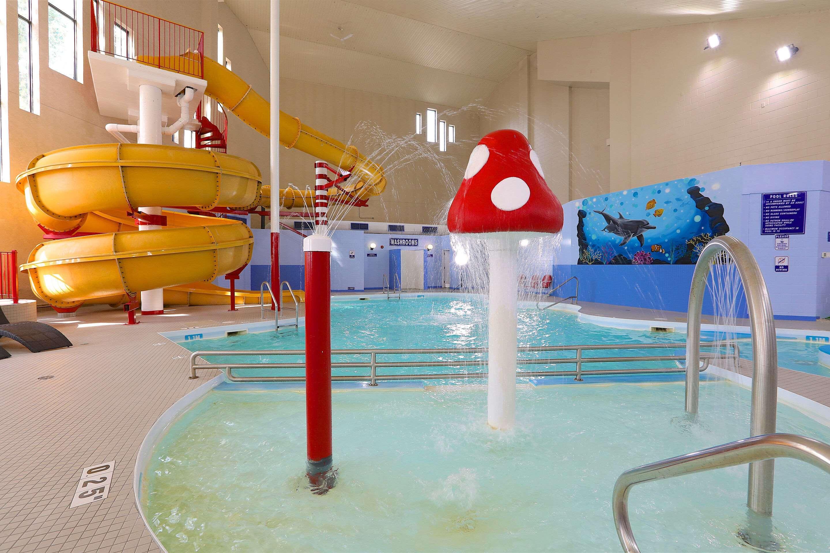 Clarion Pointe Hotel Medicine Hat Bagian luar foto